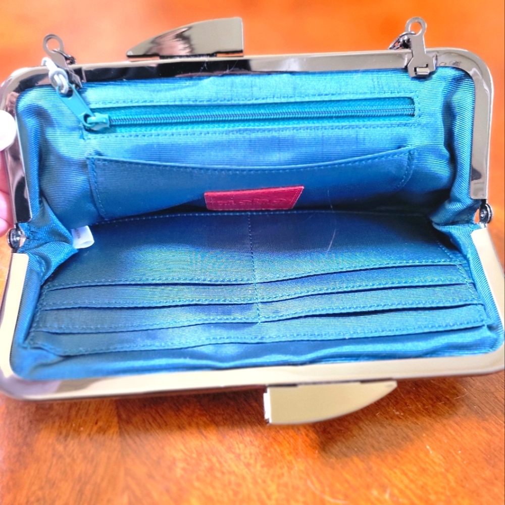 HOBO SILVER CLUTCH - Picture 5 of 7